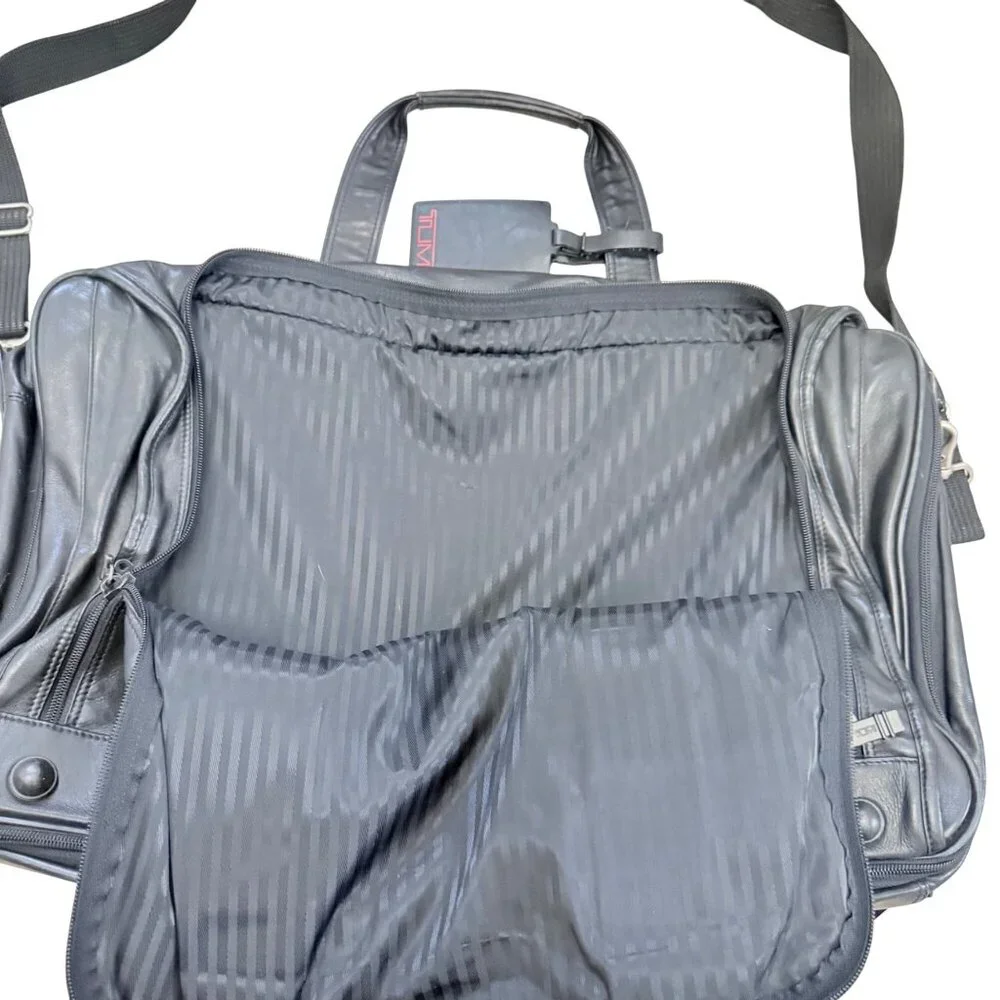 Tumi Unisex Adult Duffle Weekender Bag Black Leather Expandable 978D3 RARE